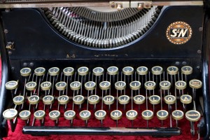typewriter-861700_1280